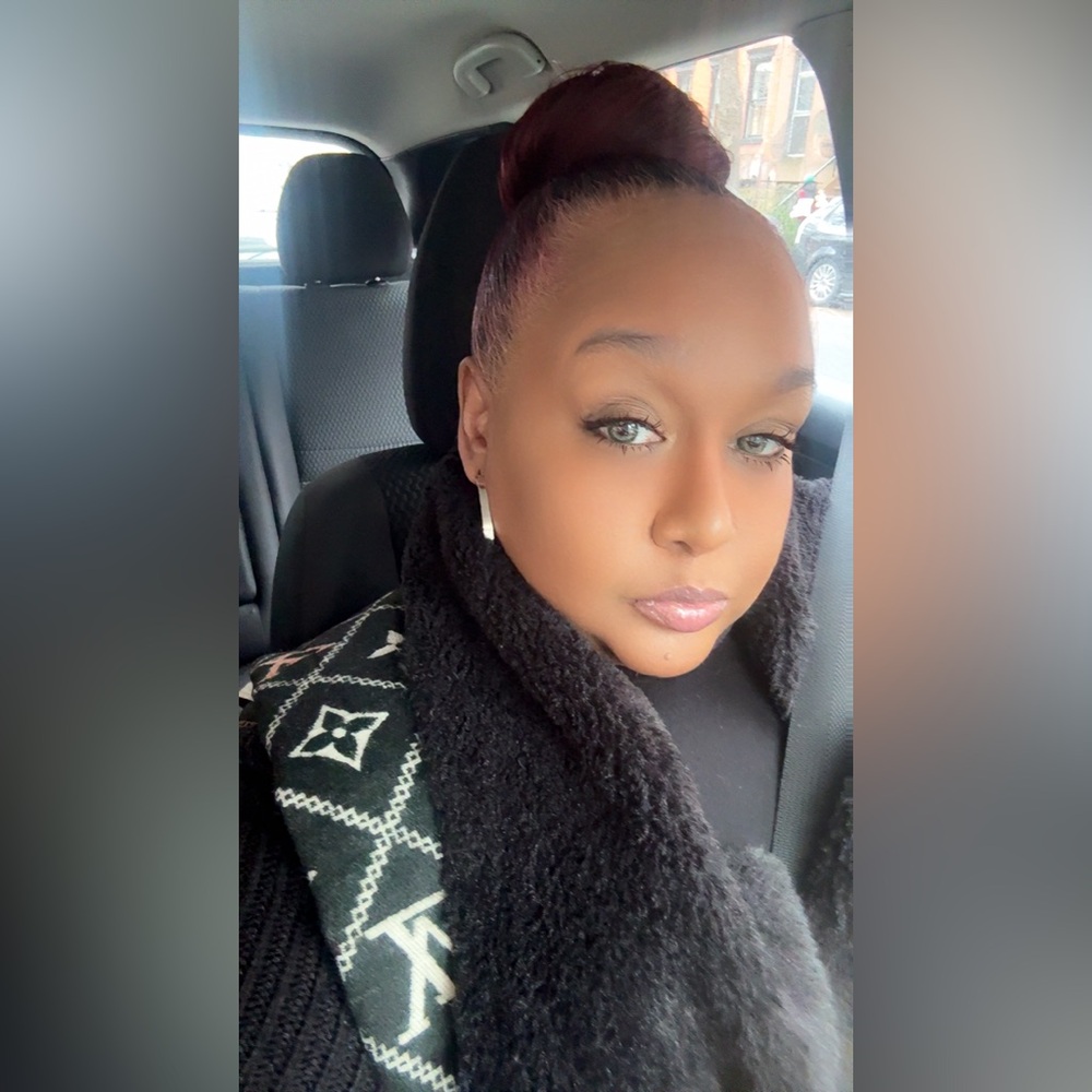 🗽@dlish718 Live from NYC 🏙️🗽 Sharing YOURS & Mine! Join me, Like, Share 🫶🏽